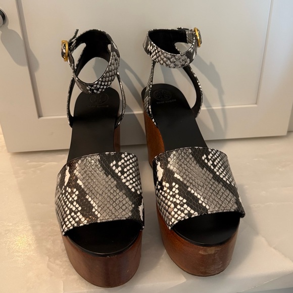 Tory Burch Snakeskin Platform Sandal - Picture 4 of 8
